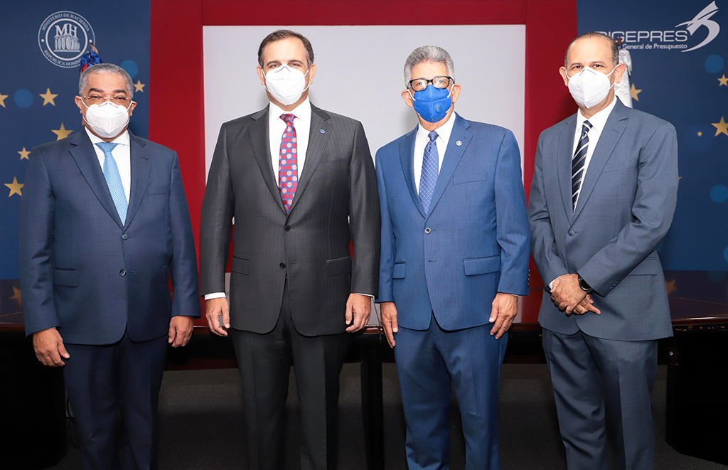 José Rijo Presbot toma posesión como director general de Presupuesto