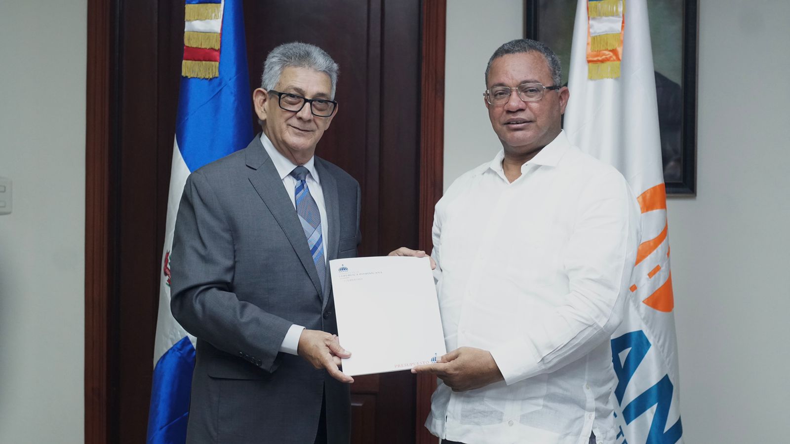 DIGEPRES REALIZA ACUERDOS CON DIGEGA y el INTRANT PARA TRABAJAR BAJO PROGRAMAS ORIENTADOS A RESULTADOS