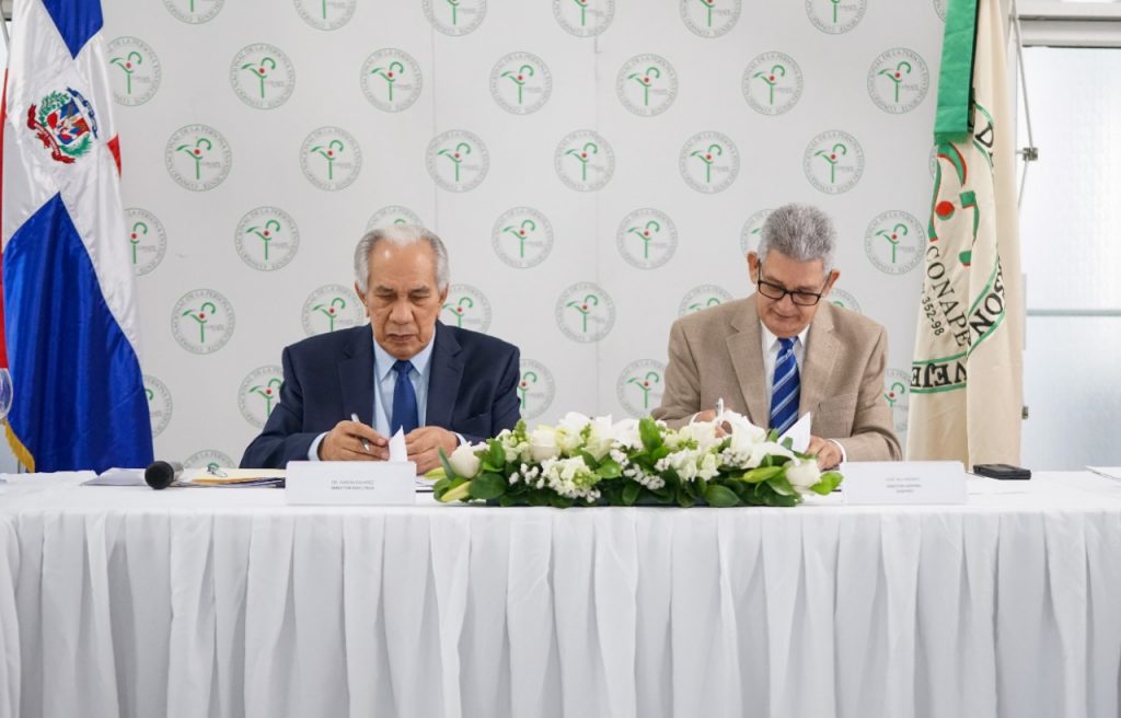 Presupuesto y Conape suscriben convenio de cooperación orientado a población adulto mayor