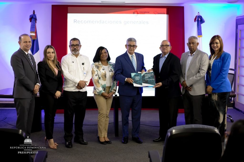 Digepres recibe documento que sitúa a República Dominicana entre los 10 países con mayor transparencia presupuestaria y progreso significativo