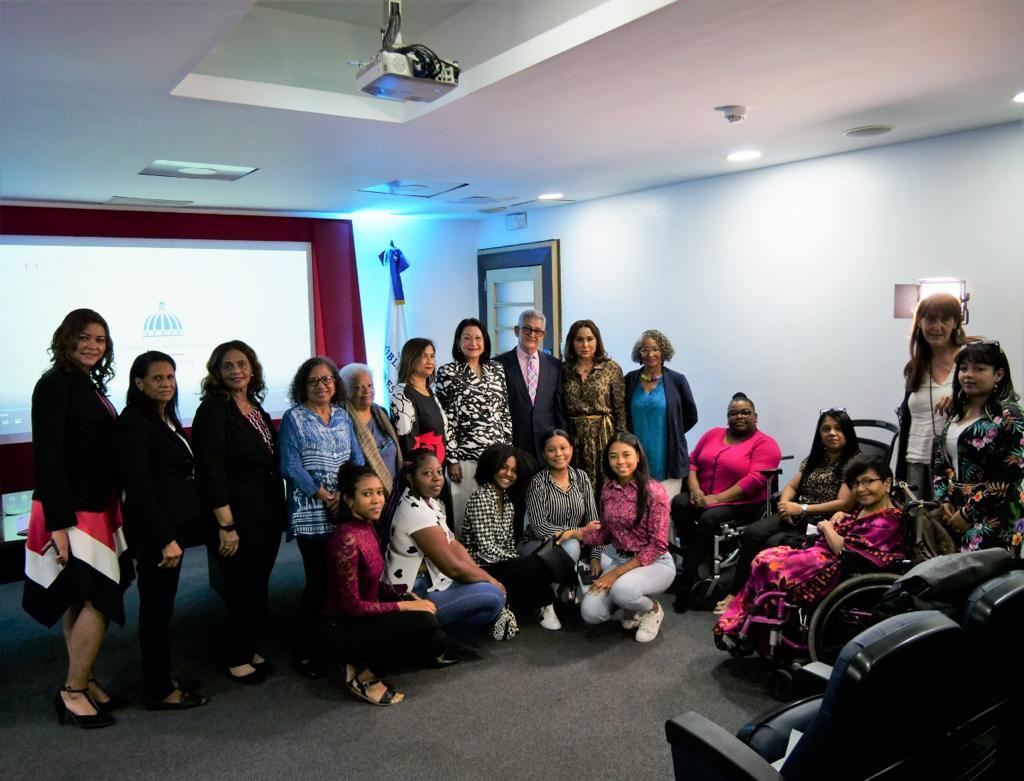 Encuentro Ciudadano: Digepres presenta clasificador funcional de género a organizaciones de mujeres de la sociedad civil
