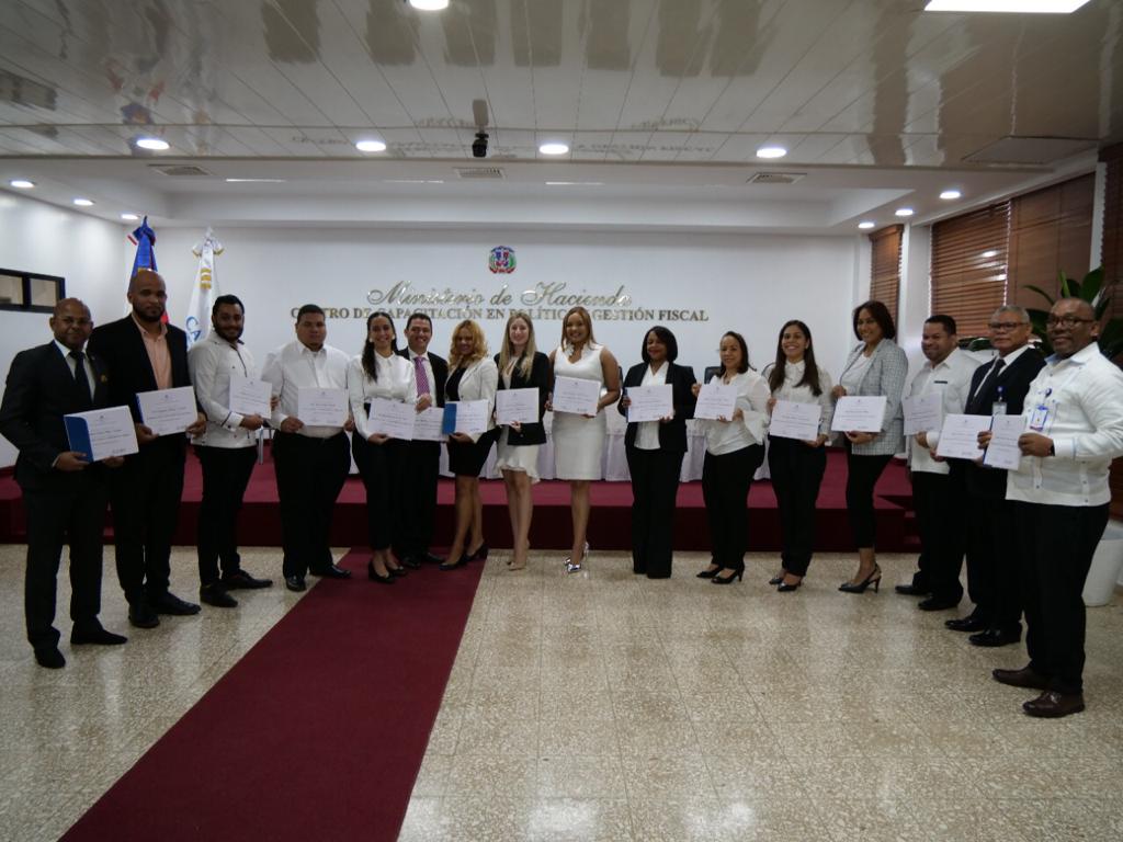 CAPGEFI con apoyo de DIGEPRES gradúa la primera promoción de Especialistas en Presupuesto Público