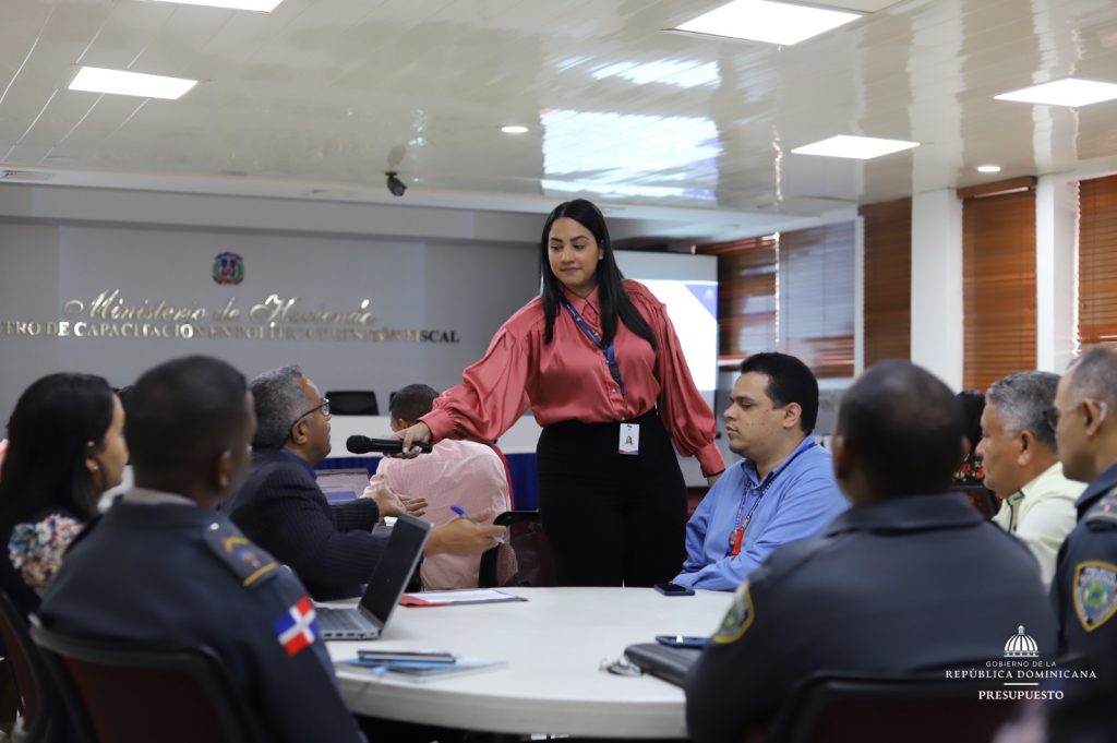 15 instituciones gubernamentales reciben capacitación en metodologías presupuestarias