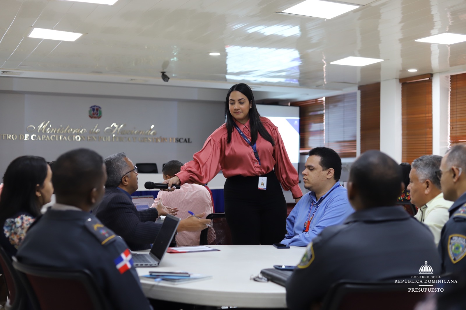 15 instituciones gubernamentales reciben capacitación en metodologías presupuestarias