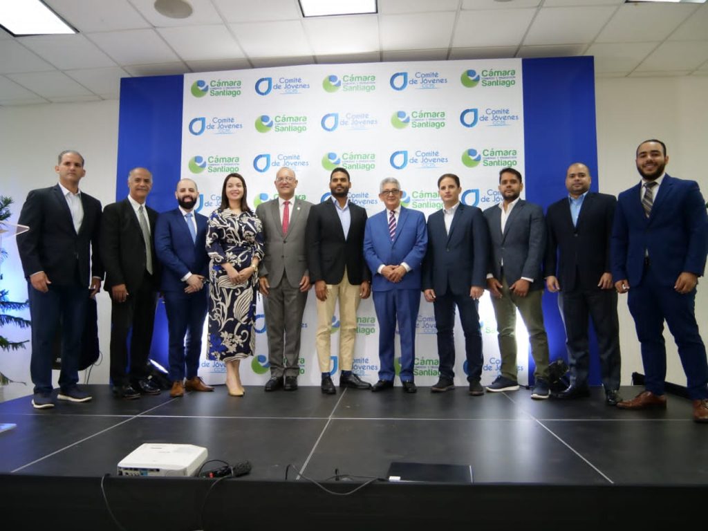 Presupuesto realiza Encuentro Ciudadano con jóvenes empresarios de Santiago