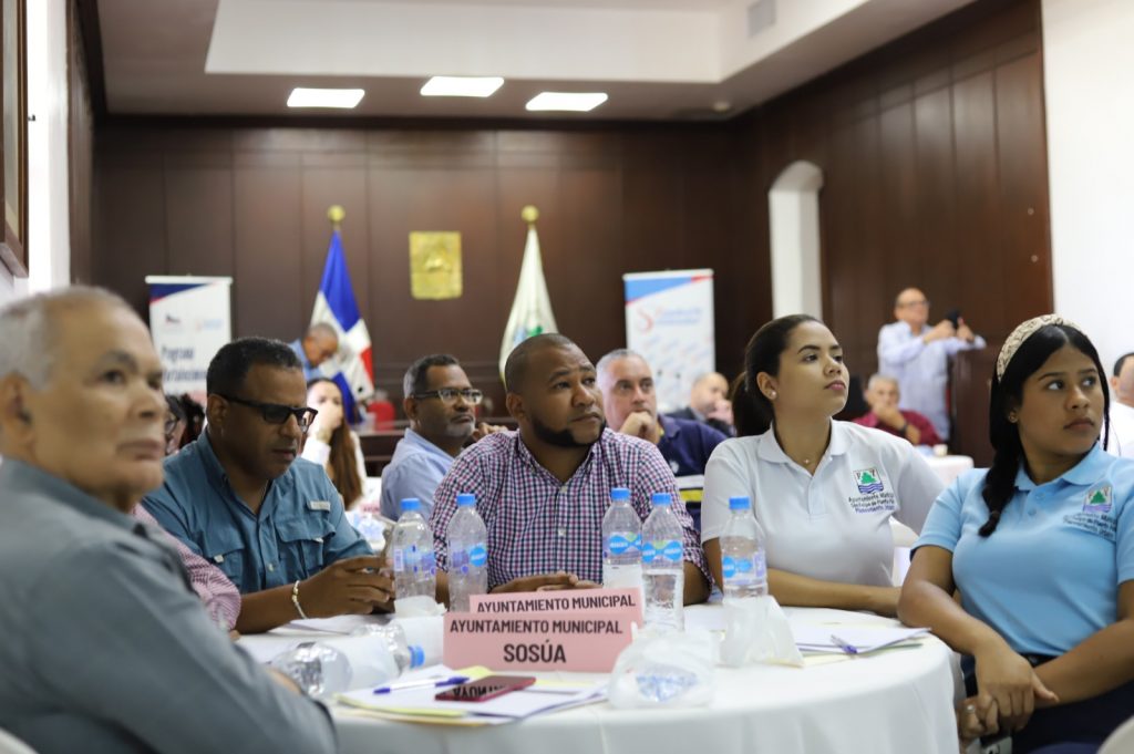 Presupuesto y Fundación Solidaridad se reúnen con representantes gobiernos locales de Puerto Plata