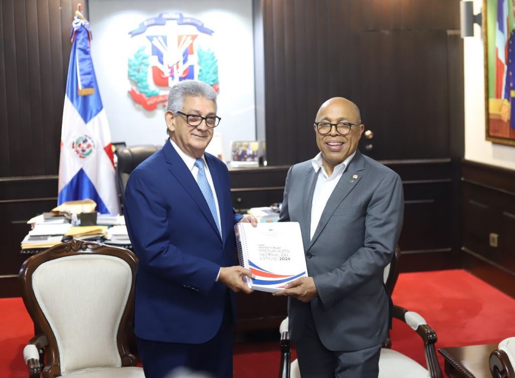 Poder Ejecutivo deposita en el Congreso proyecto de presupuesto 2024 ascendente a RD$1,371,992.8 MM