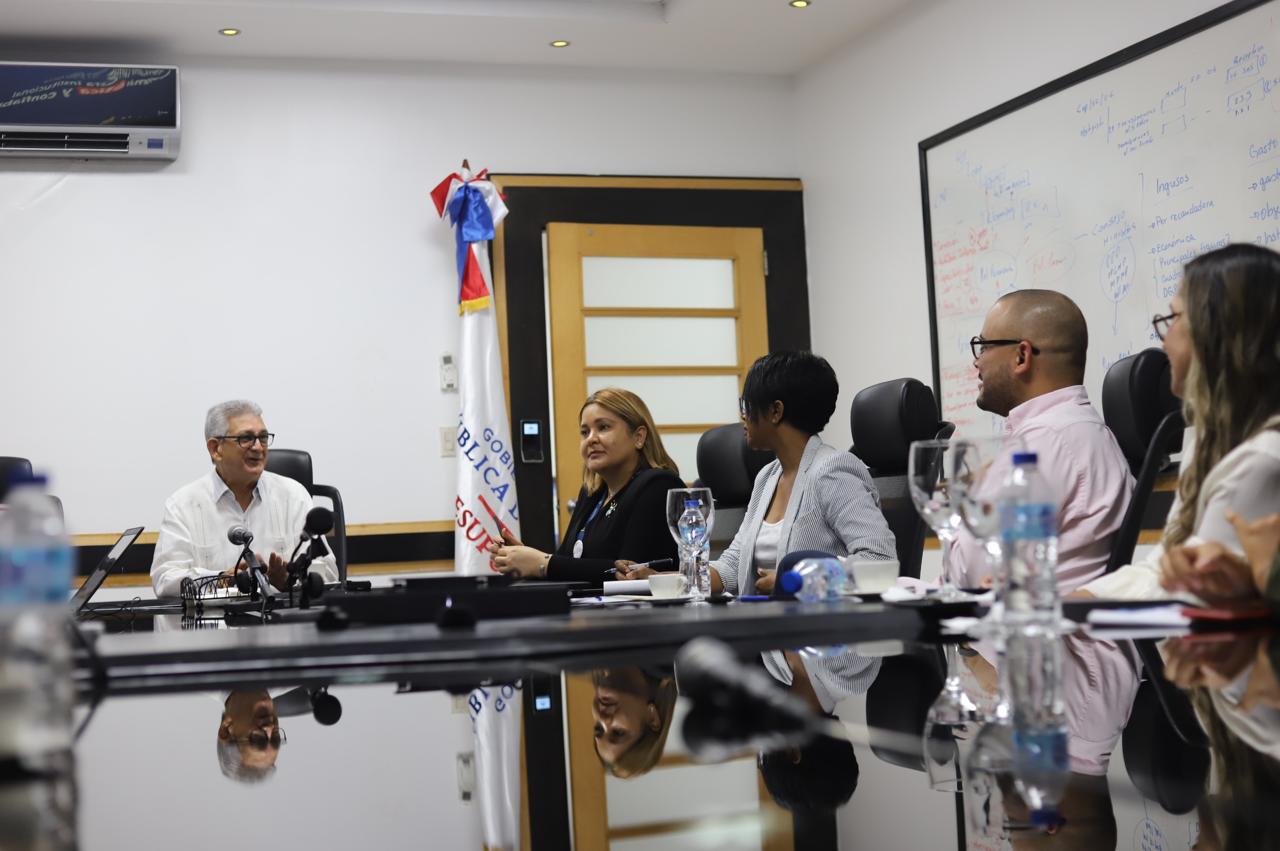 Digepres realiza encuentro con medios alternativos y tradicionales para impulsar el uso de herramientas ciudadanas de Presupuesto