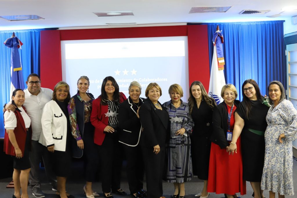 DIGEPRES RINDE HOMENAJE A LA TRAYECTORIA Y DEDICACIÓN DE SUS COLABORADORES