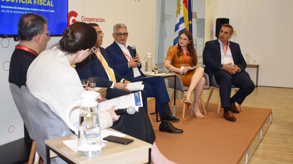 Director de Presupuesto destaca avances de RD ante Iniciativa para impulsar la Justicia Fiscal en Uruguay